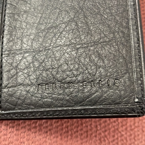 Perry Ellis Black Leather Tri-Fold Wallet - Picture 6 of 10